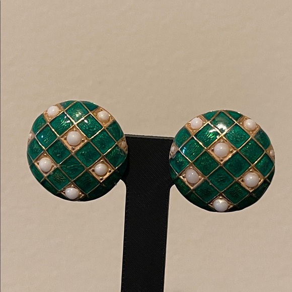 Vintage Ciner Green Enamel Domed Checkerboard Clip-on Earrings - Picture 6 of 8